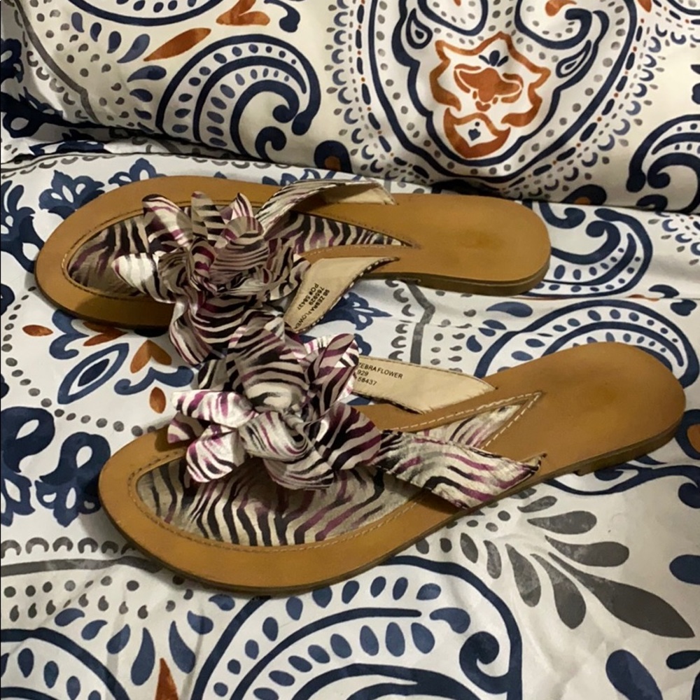 Ladies flip flops